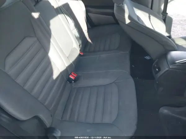 3FA6P0LUXKR257695 2019 FORD FUSION - Image 8