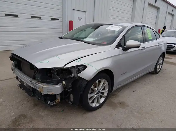 3FA6P0LUXKR257826 2019 FORD FUSION - Image 2