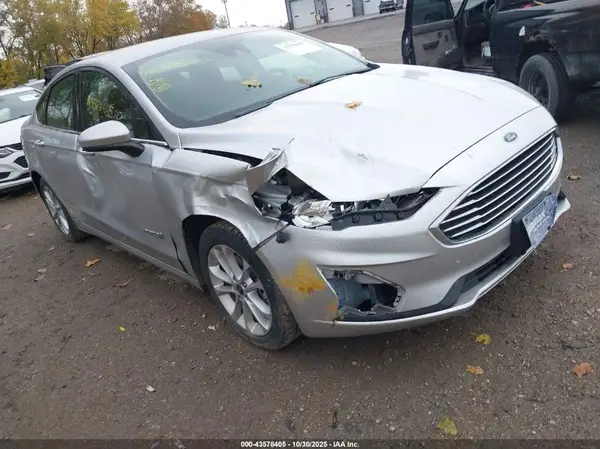 3FA6P0LUXKR262704 2019 FORD FUSION - Image 1