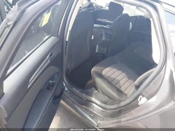 3FA6P0LUXLR106423 2020 FORD FUSION - Image 8