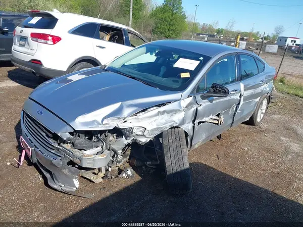 3FA6P0LUXLR123657 2020 FORD FUSION - Image 2