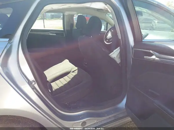3FA6P0LUXLR123657 2020 FORD FUSION - Image 8