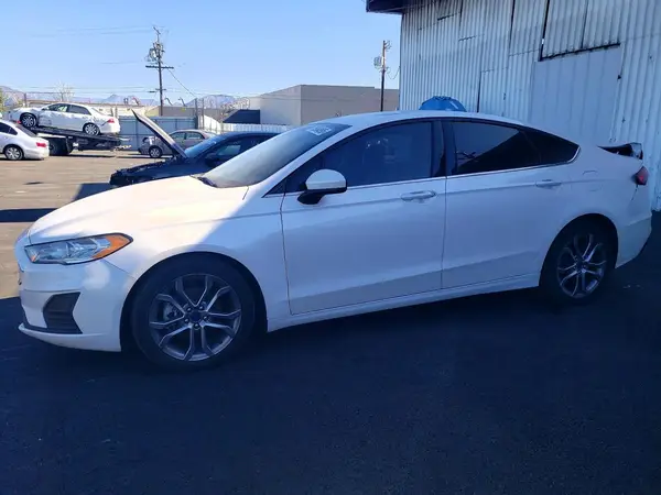 3FA6P0LUXLR215271 2020 FORD FUSION - Image 1