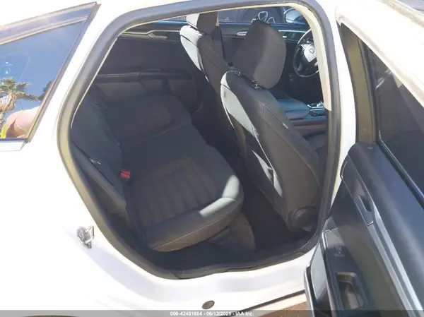 3FA6P0LUXLR230725 2020 FORD FUSION - Image 8