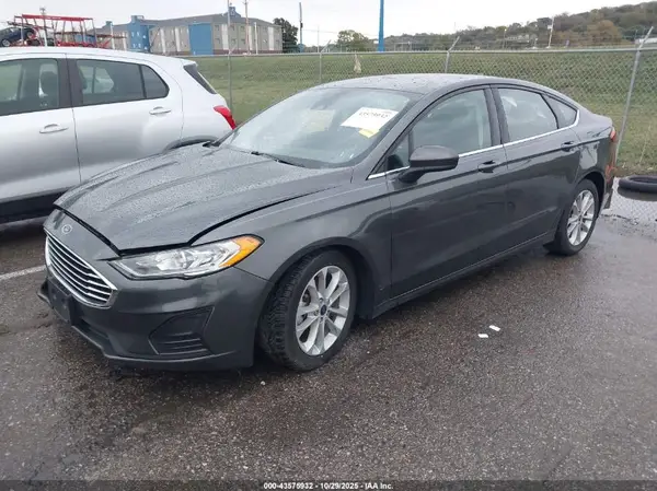3FA6P0LUXLR250747 2020 FORD FUSION - Image 2