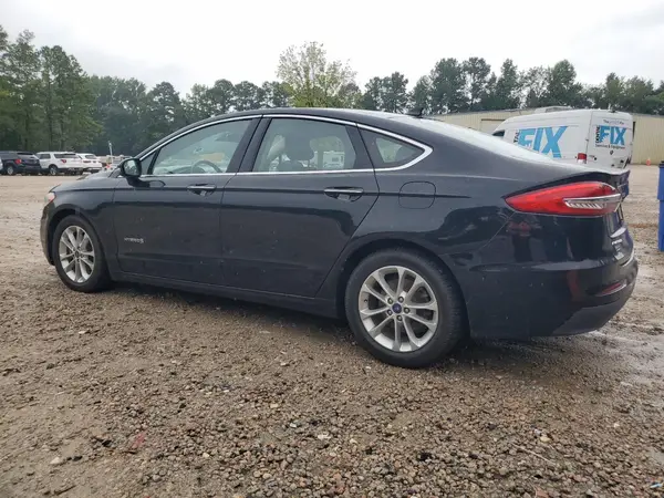 3FA6P0MU0KR121073 2019 FORD FUSION - Image 2