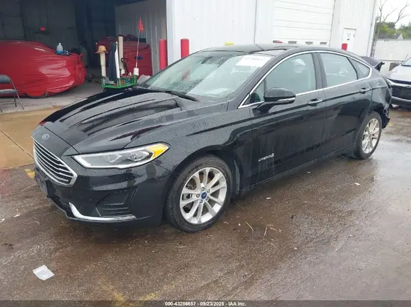 3FA6P0MU0KR131733 2019 FORD FUSION - Image 2