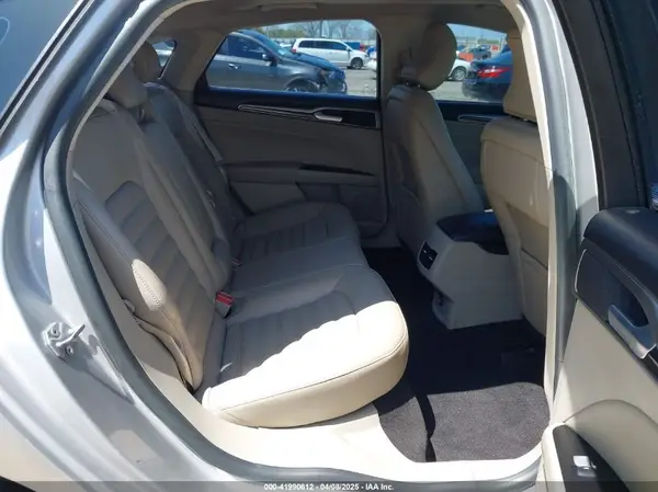 3FA6P0MU1KR137282 2019 FORD FUSION - Image 8