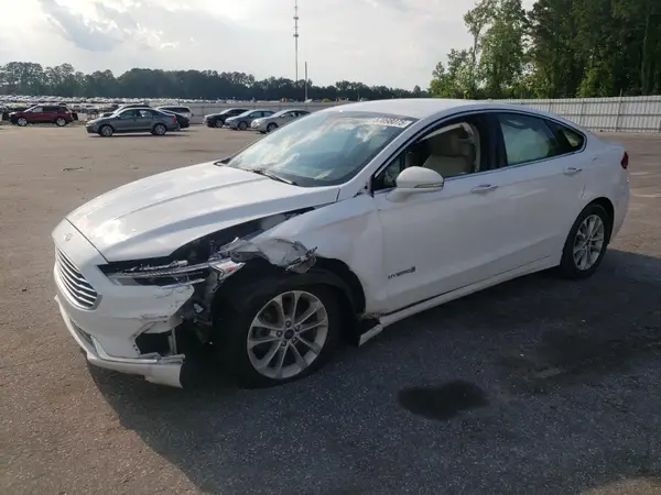 3FA6P0MU1KR138724 2019 FORD FUSION - Image 1