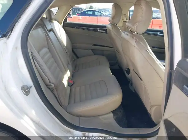 3FA6P0MU1KR257325 2019 FORD FUSION - Image 8