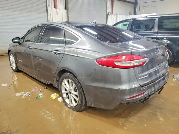 3FA6P0MU1KR272780 2019 FORD FUSION - Image 2