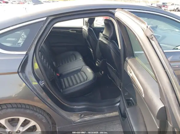 3FA6P0MU2KR100564 2019 FORD FUSION - Image 8