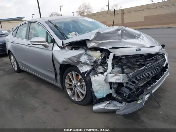 3FA6P0MU3KR262056 2019 FORD FUSION - Image 1