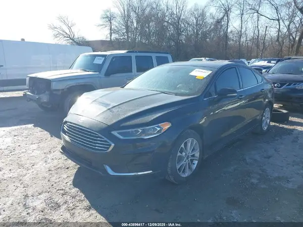 3FA6P0MU3LR106570 2020 FORD FUSION - Image 2