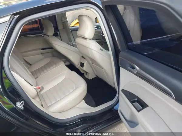 3FA6P0MU4KR242351 2019 FORD FUSION - Image 8