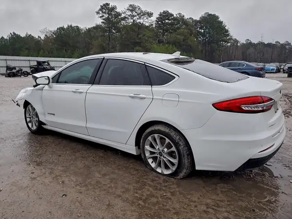 3FA6P0MU5KR261944 2019 FORD FUSION - Image 2