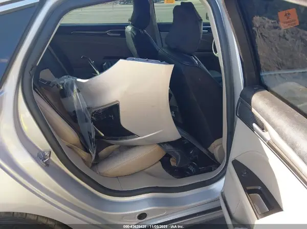 3FA6P0MU6KR123572 2019 FORD FUSION - Image 8