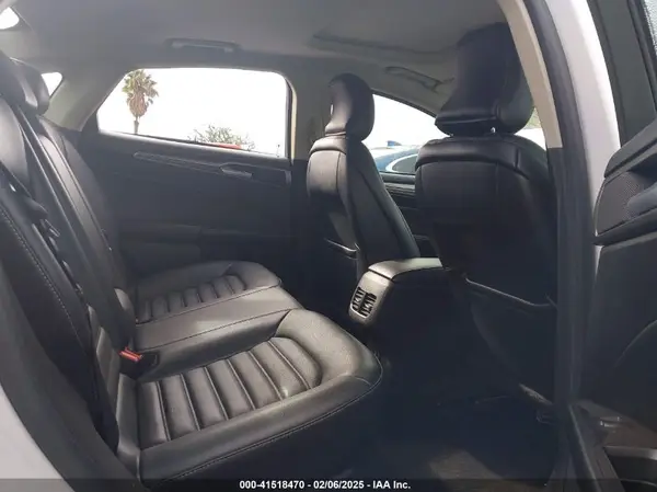3FA6P0MU6KR134586 2019 FORD FUSION - Image 8