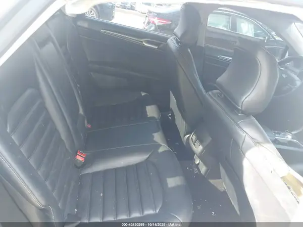 3FA6P0MU6KR165403 2019 FORD FUSION - Image 8