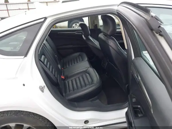 3FA6P0MU7KR109227 2019 FORD FUSION - Image 8