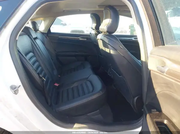 3FA6P0MU8KR118261 2019 FORD FUSION - Image 8
