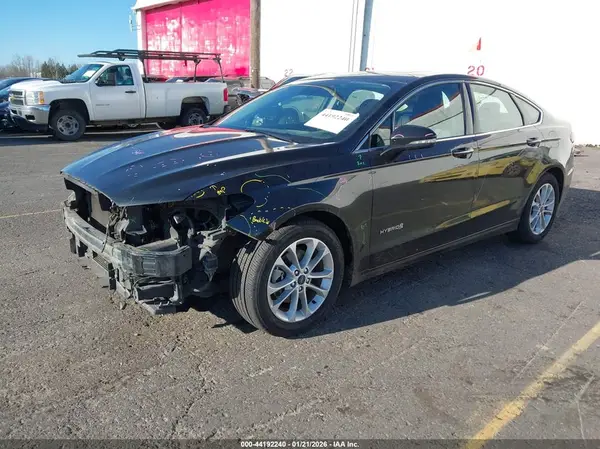 3FA6P0MU8KR189525 2019 FORD FUSION - Image 2