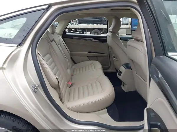 3FA6P0MU8KR235712 2019 FORD FUSION - Image 8