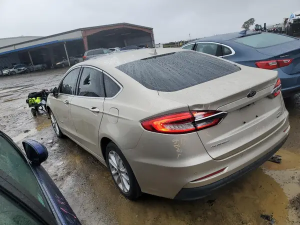3FA6P0MU8KR242370 2019 FORD FUSION - Image 2