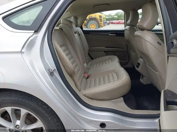 3FA6P0MU8KR257953 2019 FORD FUSION - Image 8