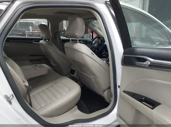 3FA6P0MU9KR116812 2019 FORD FUSION - Image 8
