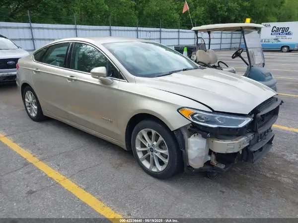 3FA6P0MUXKR102904 2019 FORD FUSION - Image 1