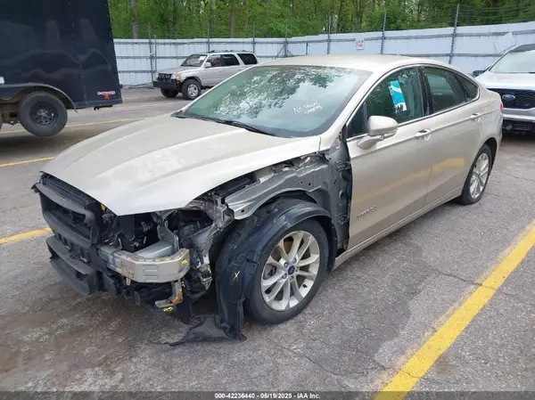 3FA6P0MUXKR102904 2019 FORD FUSION - Image 2