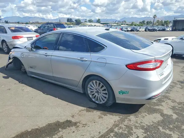 3FA6P0PU1GR229138 2016 FORD FUSION - Image 2