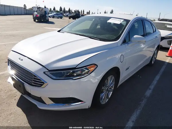 3FA6P0PU1JR271333 2018 FORD FUSION - Image 2