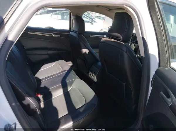 3FA6P0PU1JR271333 2018 FORD FUSION - Image 8