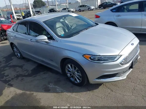 3FA6P0PU1JR281215 2018 FORD FUSION - Image 1