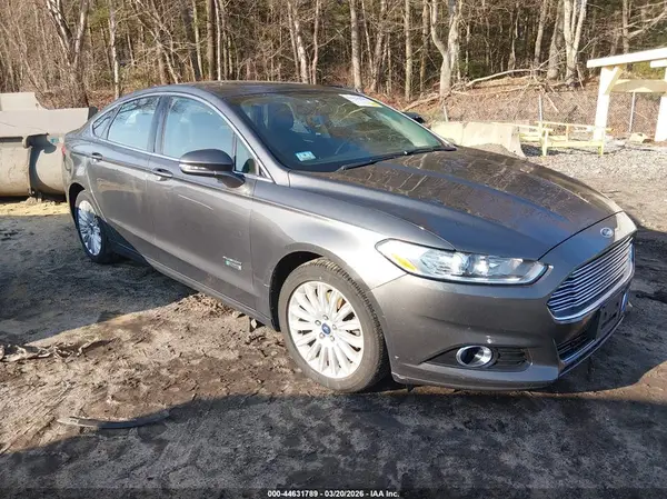 3FA6P0PU2GR275870 2016 FORD FUSION - Image 1