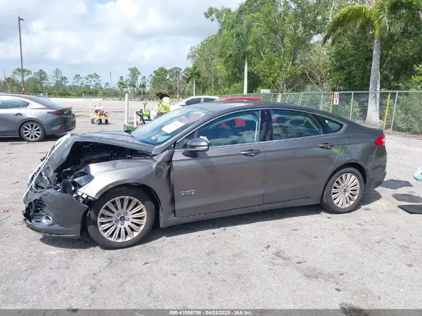 3FA6P0PU2GR322122 2016 FORD FUSION - Image 2