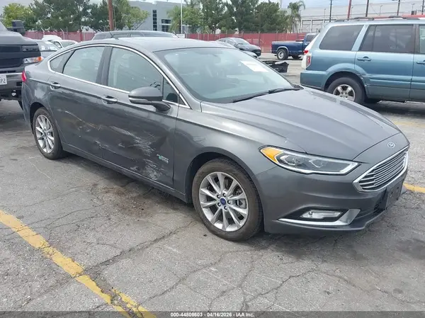 3FA6P0PU2HR329699 2017 FORD FUSION - Image 1