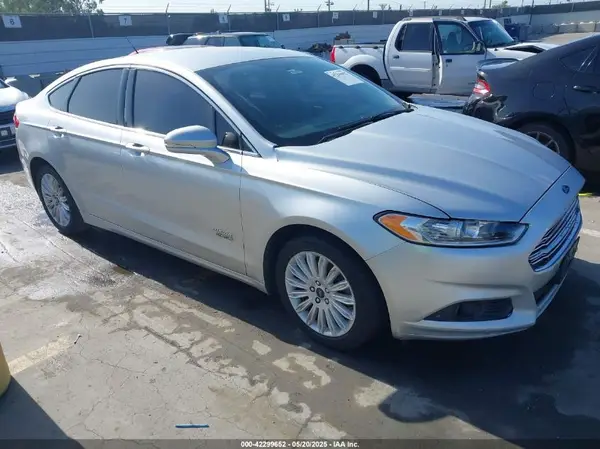 3FA6P0PU3GR294573 2016 FORD FUSION - Image 1