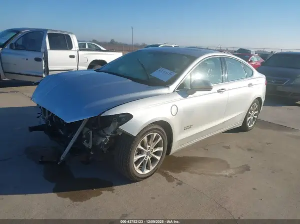 3FA6P0PU3HR105843 2017 FORD FUSION - Image 2