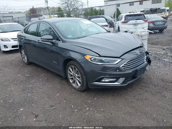 3FA6P0PU3HR127938 2017 FORD FUSION - Image 1