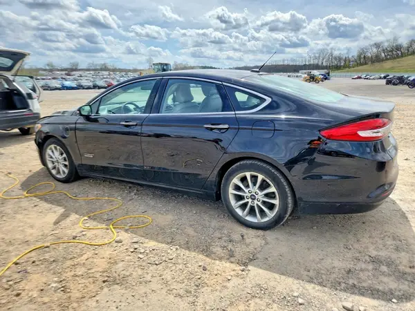 3FA6P0PU3HR186004 2017 FORD FUSION - Image 2