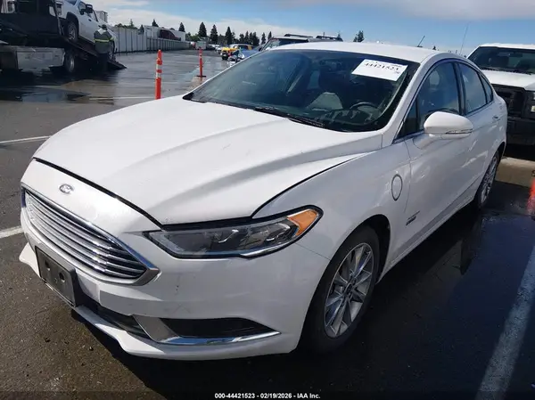 3FA6P0PU3JR271334 2018 FORD FUSION - Image 2