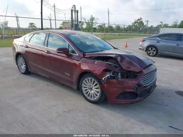3FA6P0PU4GR230882 2016 FORD FUSION - Image 1