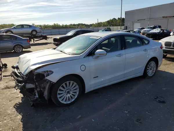 3FA6P0PU4GR309646 2016 FORD FUSION - Image 1