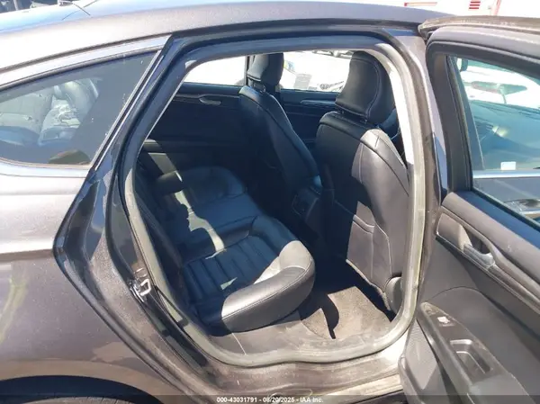 3FA6P0PU4JR143331 2018 FORD FUSION - Image 8