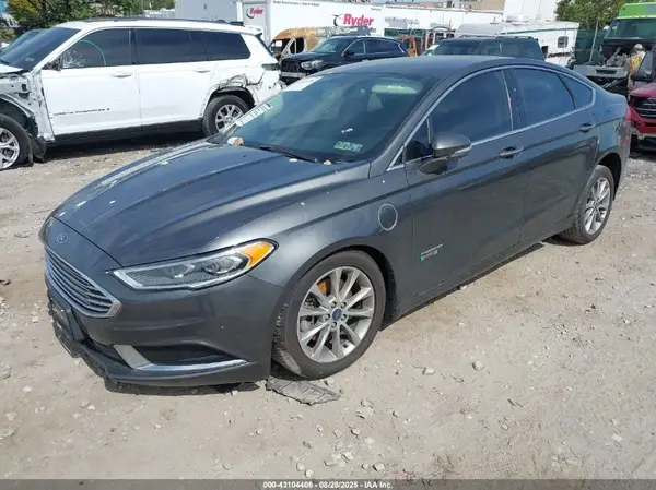 3FA6P0PU4JR264389 2018 FORD FUSION - Image 2