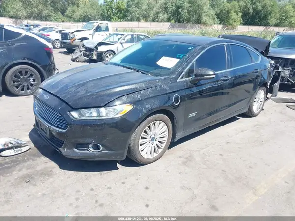 3FA6P0PU5GR305041 2016 FORD FUSION - Image 2