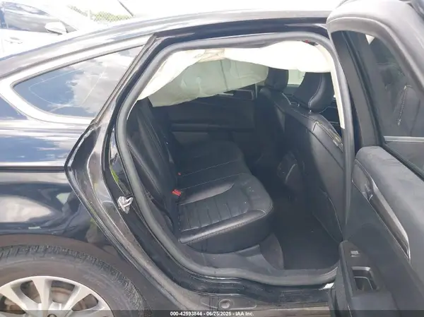 3FA6P0PU5HR201781 2017 FORD FUSION - Image 8